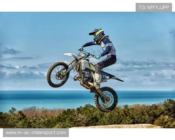 运动“空中炸裂”瞬间,极限跳跃震撼全场!